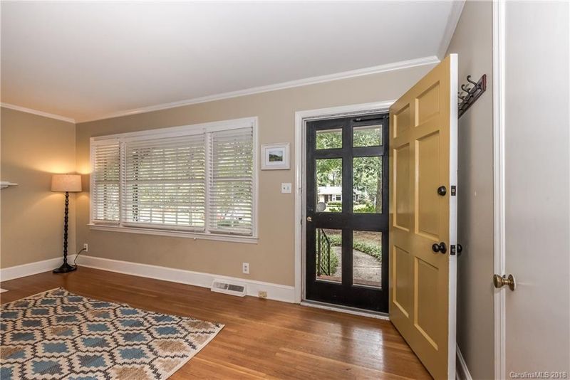 2124 Stonewood Dr, Charlotte, NC 28210