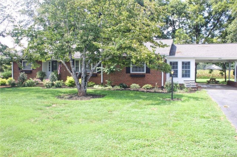 2811 Buffalo Shoals Rd, Newton, NC 28658