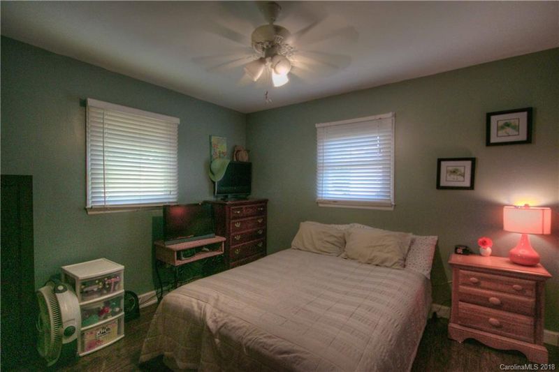 124 Bryant St, Belmont, NC 28012