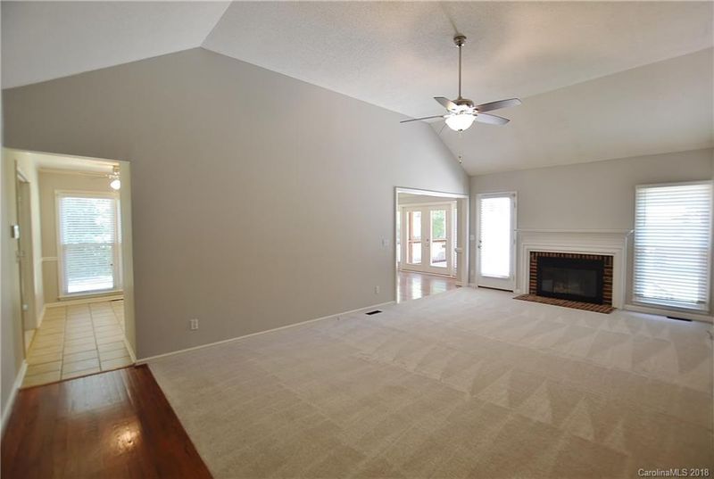 8424 Junction Ct, Charlotte, NC 28215