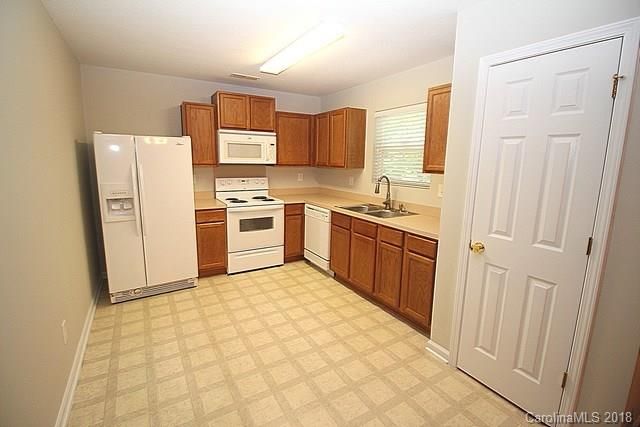 3033 Decapolis Dr, Charlotte, NC 28215