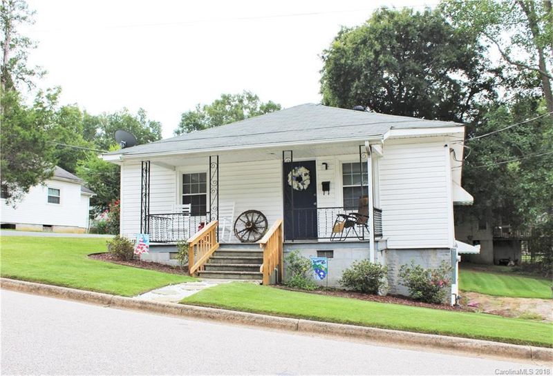 201 Forest St, Clover, SC 29710