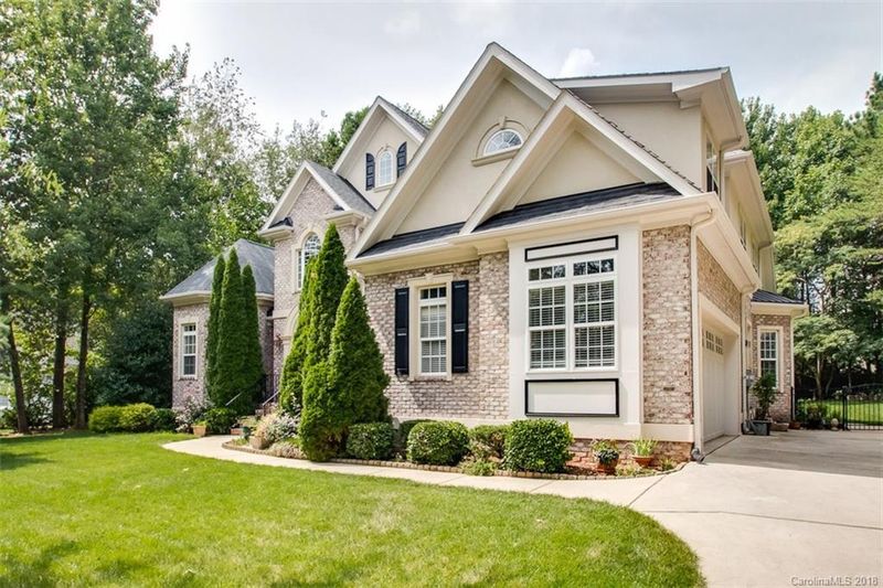 8147 Stillwater Dr, Denver, NC 28037