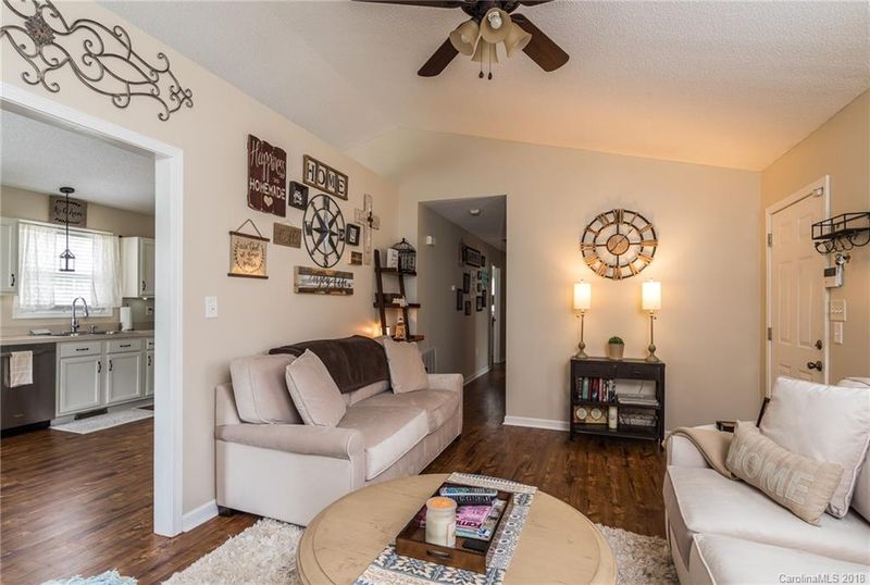 3652 Navajo Dr, Maiden, NC 28650