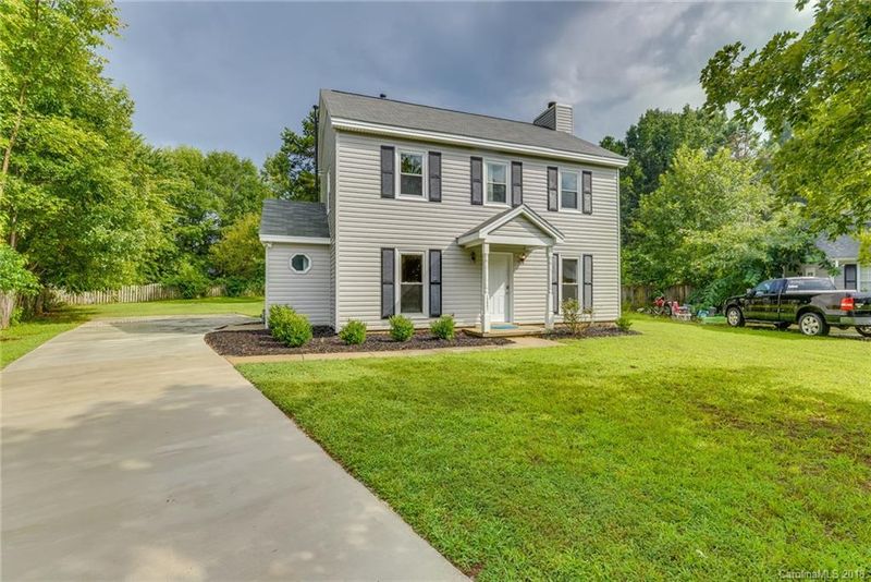 13807 Longcroft Ct, Pineville, NC 28134