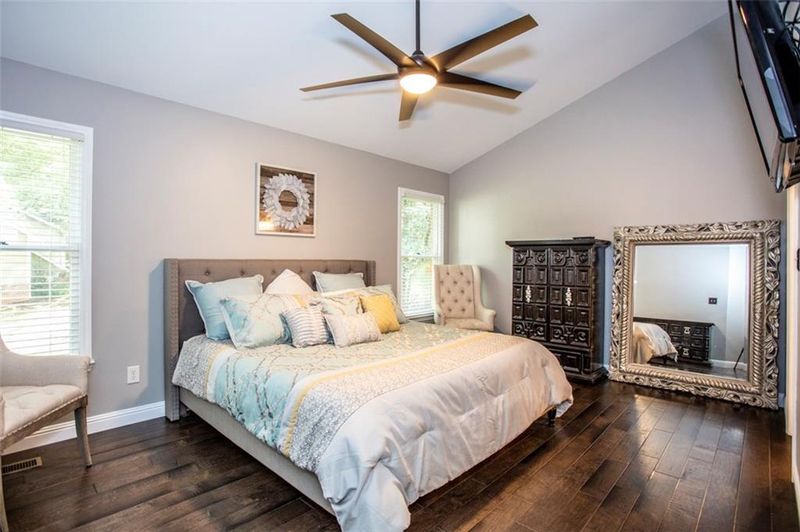 1122 10th Street Ct NW, Hickory, NC 28601