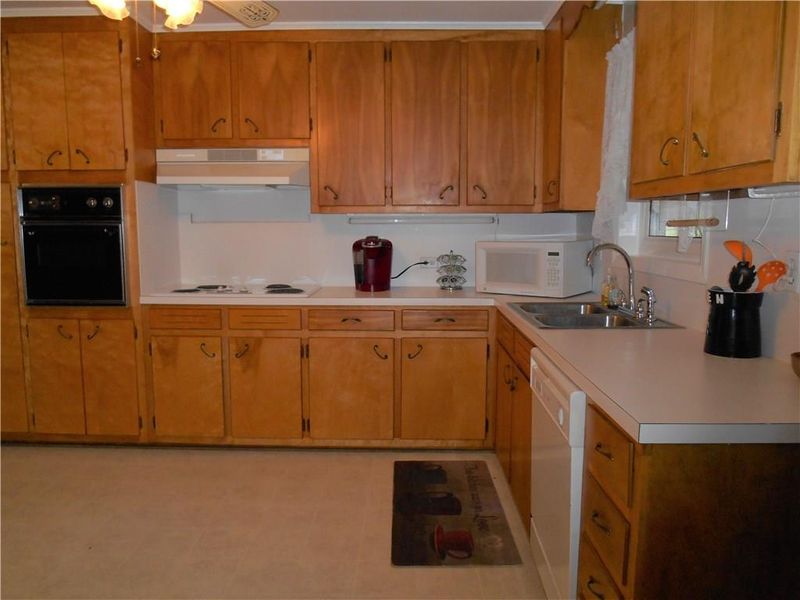442 23rd Ave NE, Hickory, NC 28601