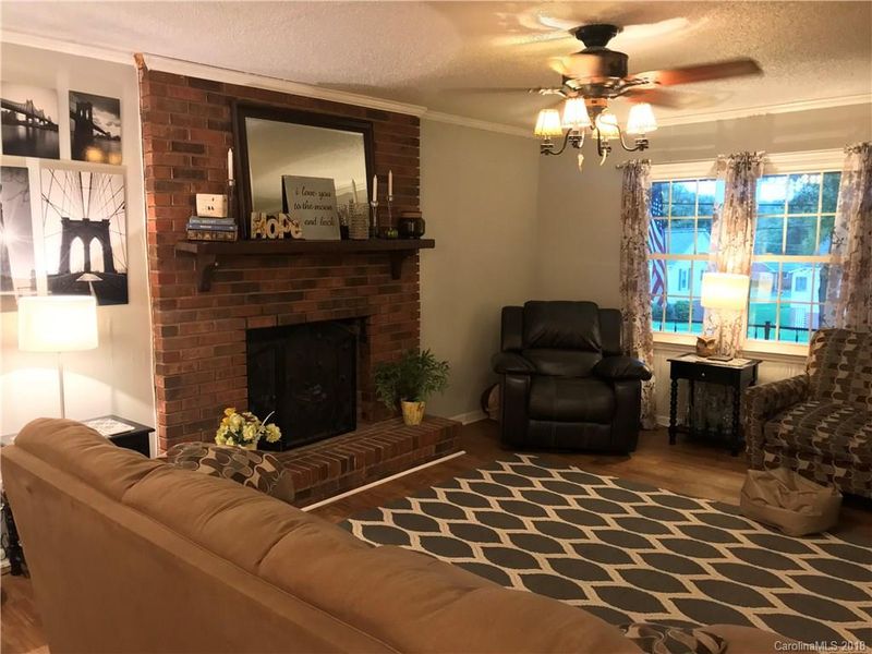 1007 N Main St, Mount Holly, NC 28120