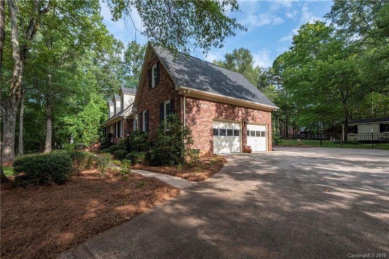 1832 Sardis Dr, Lancaster, SC 29720