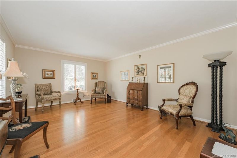 689 Grandview Dr, Concord, NC 28025