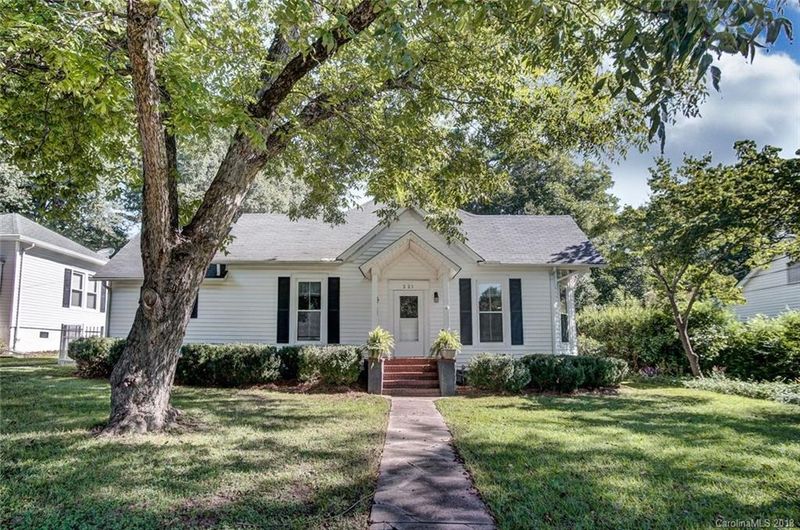 221 Jefferson St, York, SC 29745