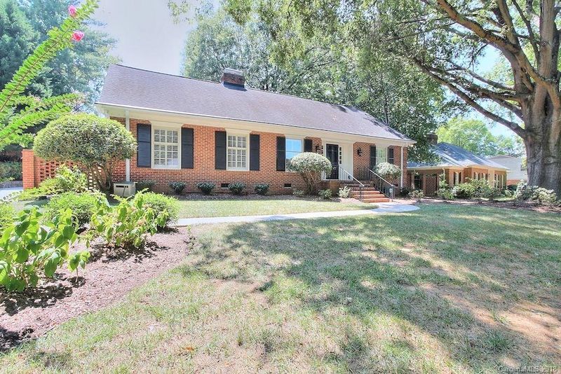 3131 Cloverfield Rd, Charlotte, NC 28211