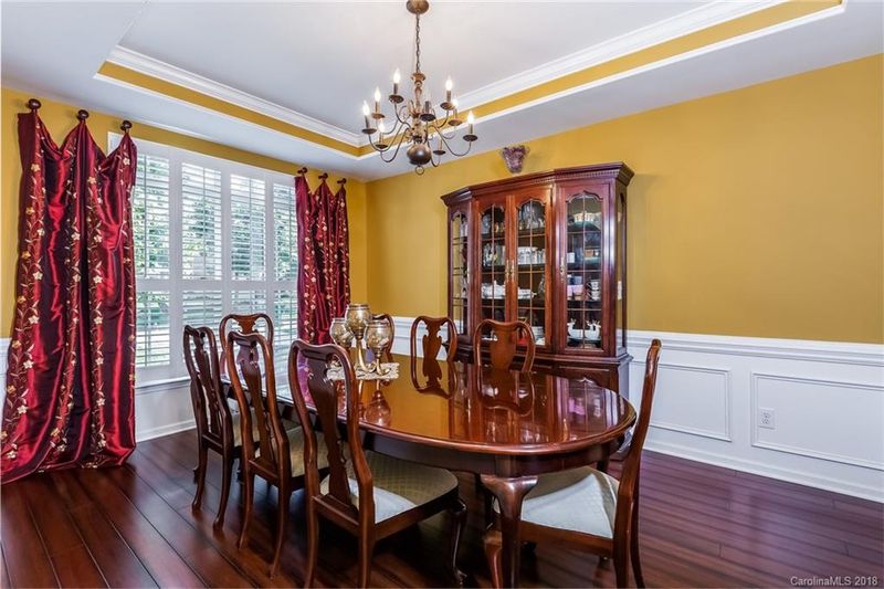 9216 Hickory Tree Ln, Charlotte, NC 28277