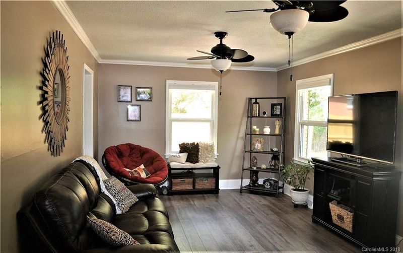 6242 Bainbridge Rd, Charlotte, NC 28212