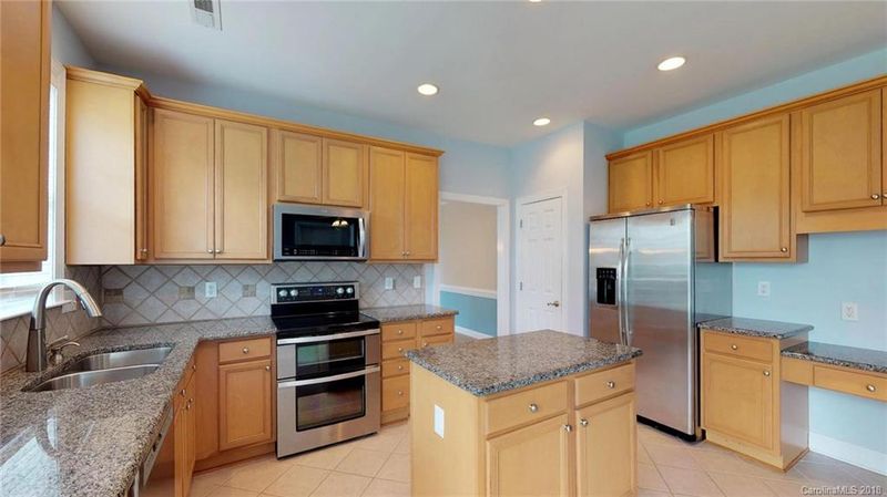 15041 Middlesborough Dr, Matthews, NC 28104