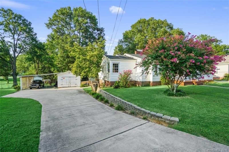202 W 20th St, Kannapolis, NC 28081
