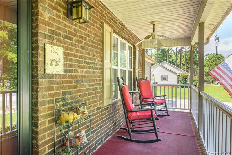 4865 Burton Ln, Denver, NC 28037