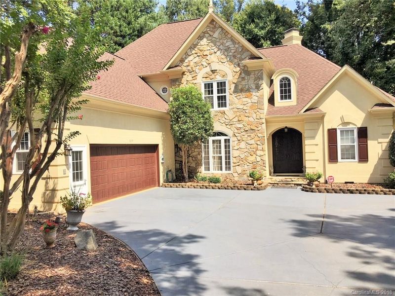 3635 Whitehill Dr, Charlotte, NC 28269