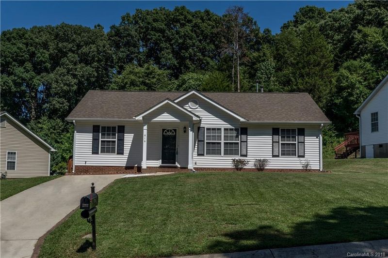 816 Silver Ct, Charlotte, NC 28217