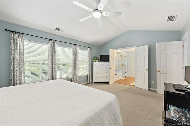 2714 Trappers Creek Ct, Charlotte, NC 28270