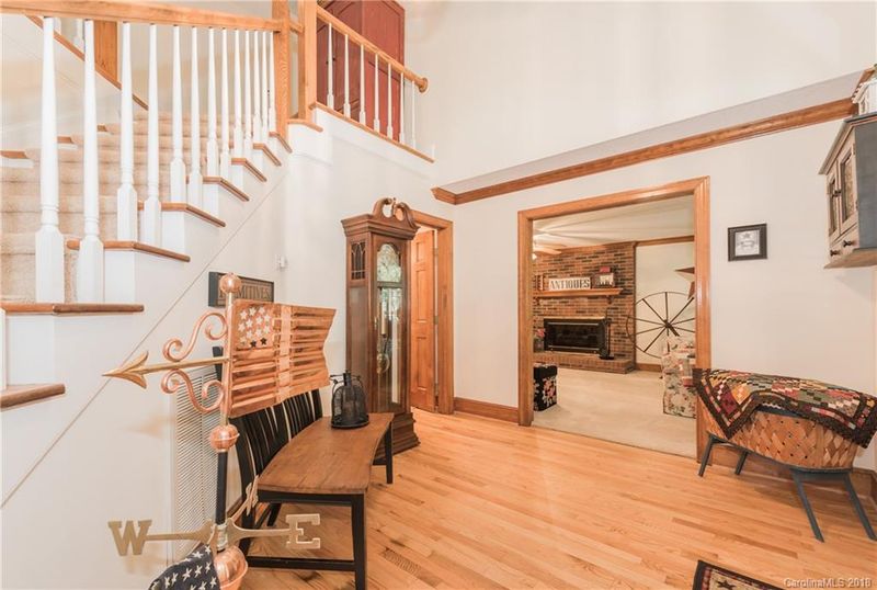 2720 Bent Oak Dr, Matthews, NC 28104