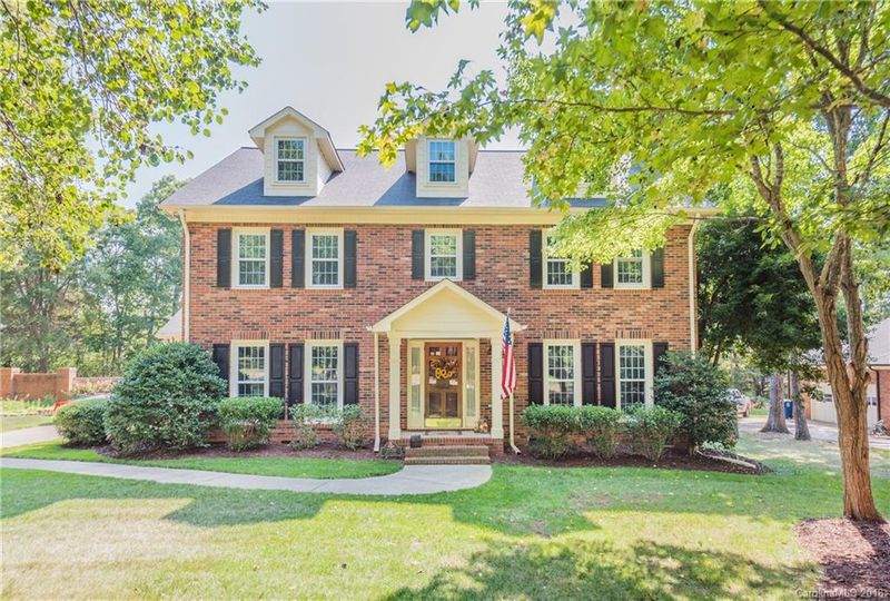 2720 Bent Oak Dr, Matthews, NC 28104