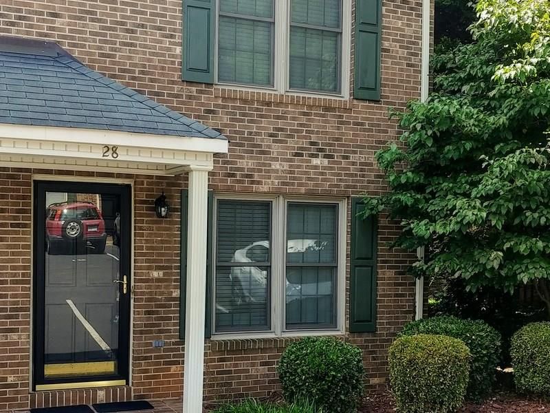 2433 1st St NW #28, Hickory, NC 28601