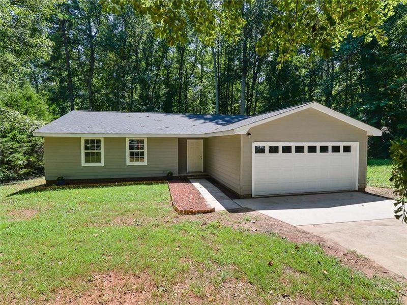 7839 Douglas Dr, Charlotte, NC 28217
