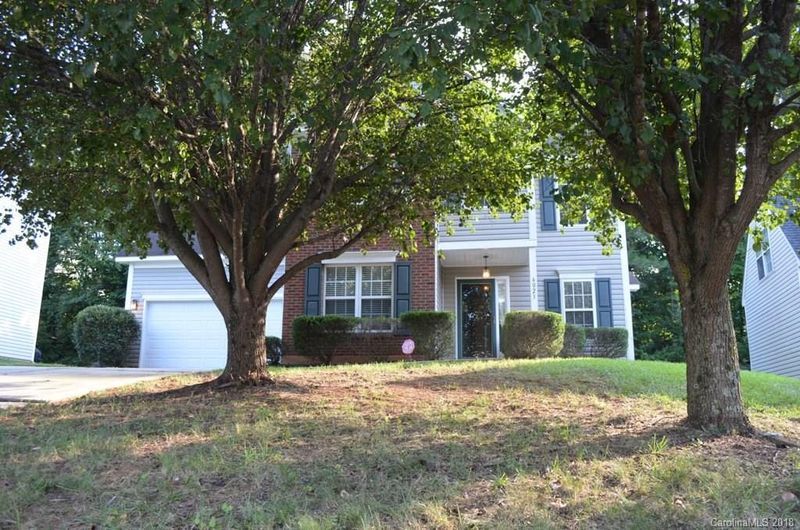 6023 Briggs Dr, Charlotte, NC 28269