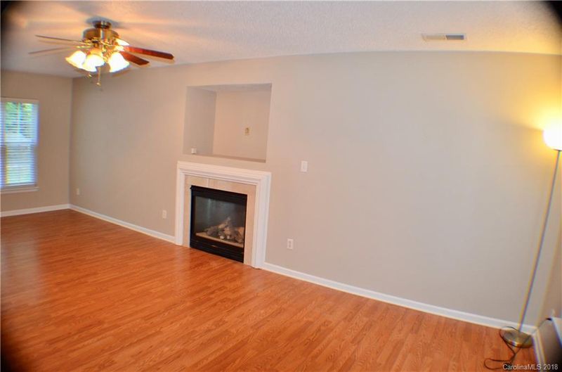 6023 Briggs Dr, Charlotte, NC 28269