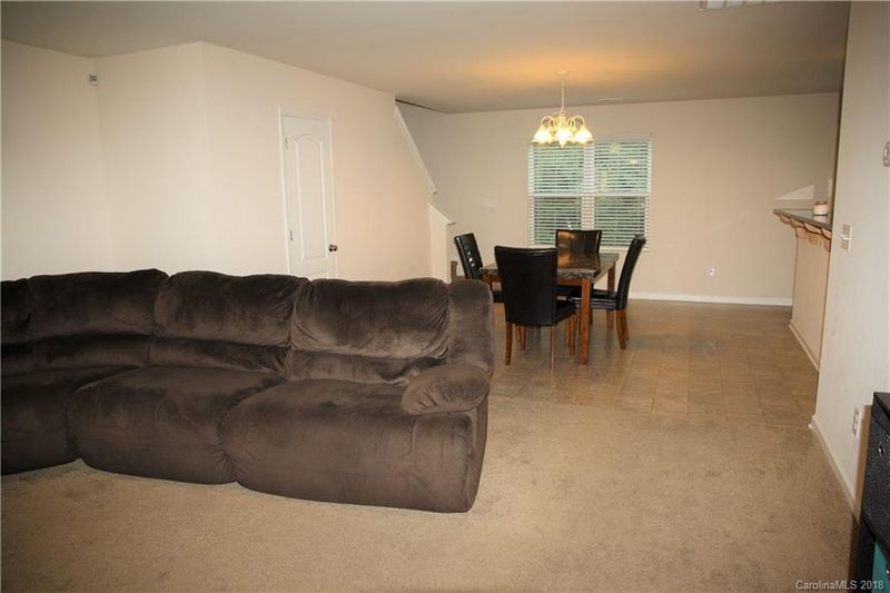 128 Autumn Bluff Cir, Mount Holly, NC 28120
