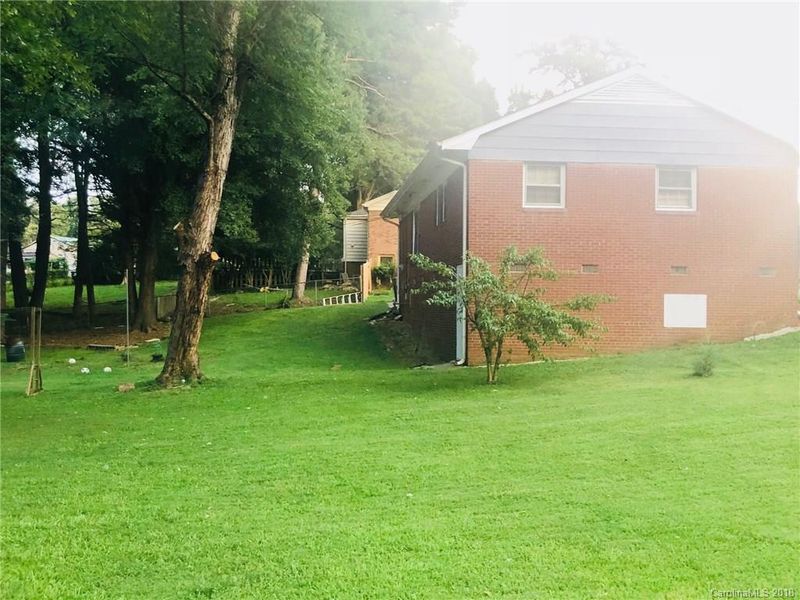 3901 Abbeydale Dr, Charlotte, NC 28205