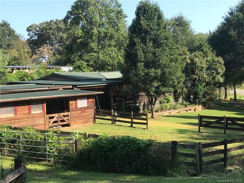 136 Mitchell Trail Rd, Statesville, NC 28625