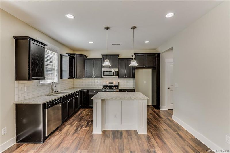 10132 Michael Crossing Dr, Charlotte, NC 28213