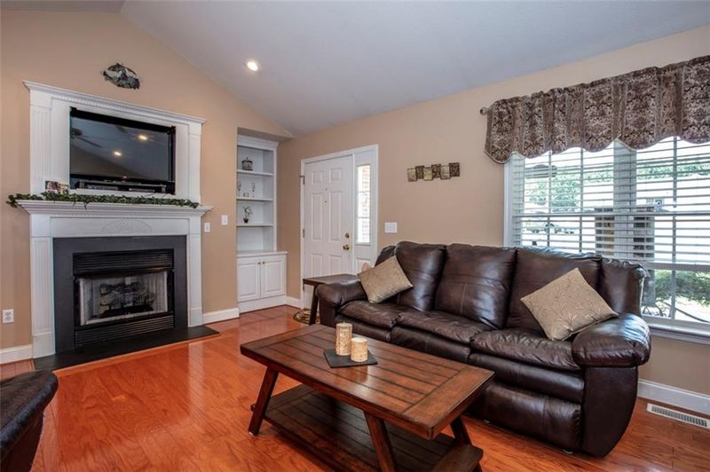 707 Braemore Ct NW, Conover, NC 28613