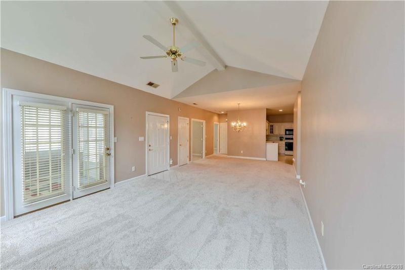 10212 Park Willow Dr, Charlotte, NC 28210