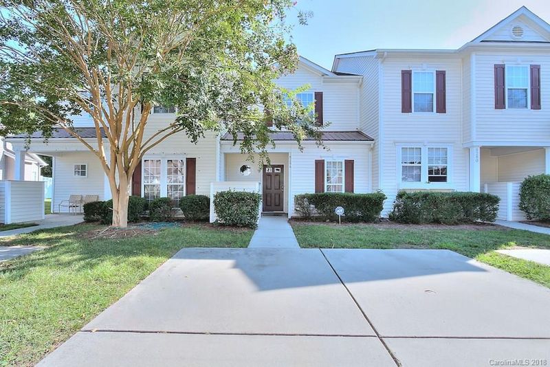 8284 Carob Tree Ln, Charlotte, NC 28215