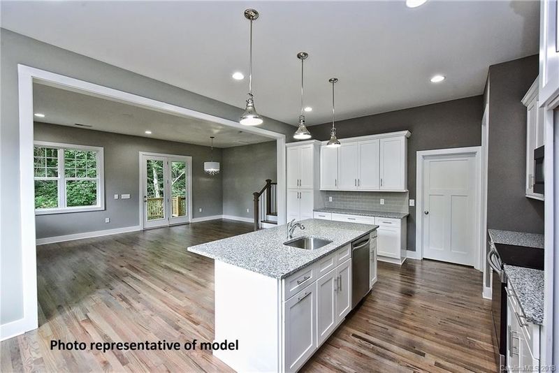 1304 Richmond Pl, Charlotte, NC 28209