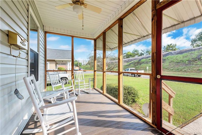 195 Front St, Cramerton, NC 28032