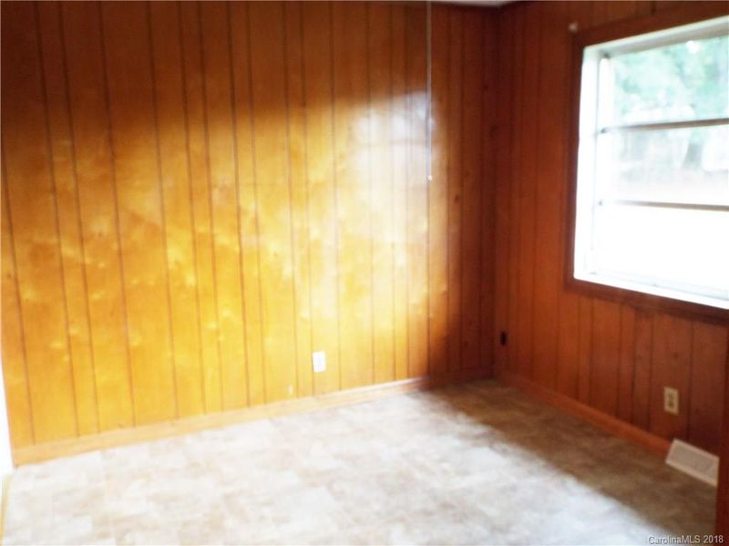 105 Hilltop Dr E, Gastonia, NC 28054