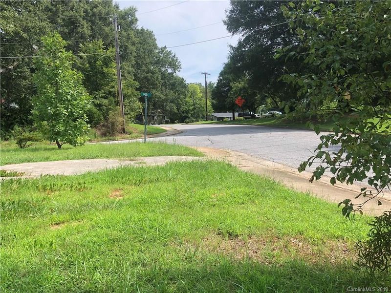 1030 Cass St, Statesville, NC 28677