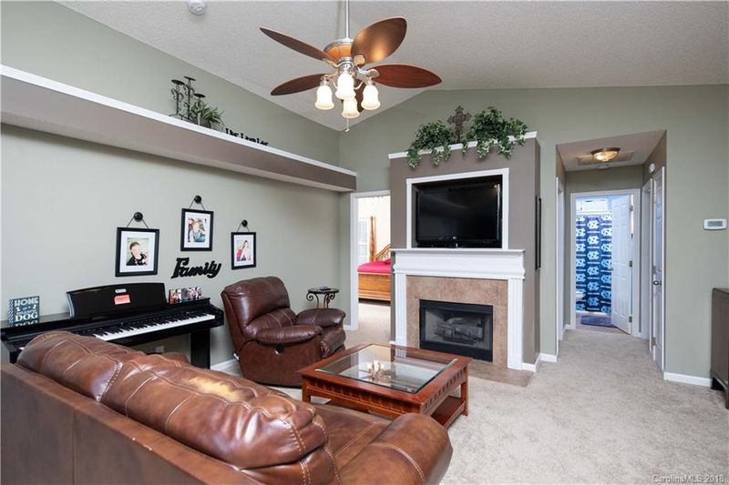 109 S Tanninger Rd, Mount Holly, NC 28120