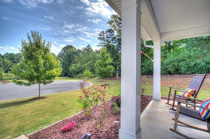 2084 Lakebridge Dr, Fort Mill, SC 29715