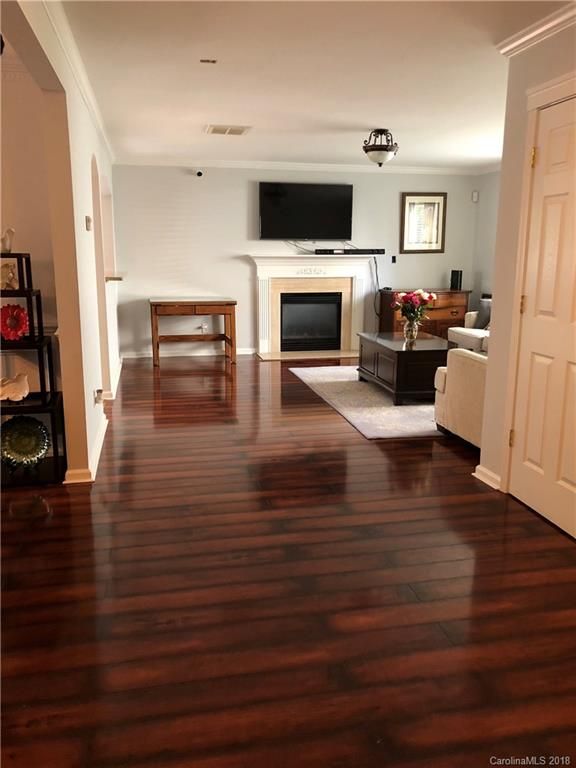7110 Hidden Creek Dr, Charlotte, NC 28214