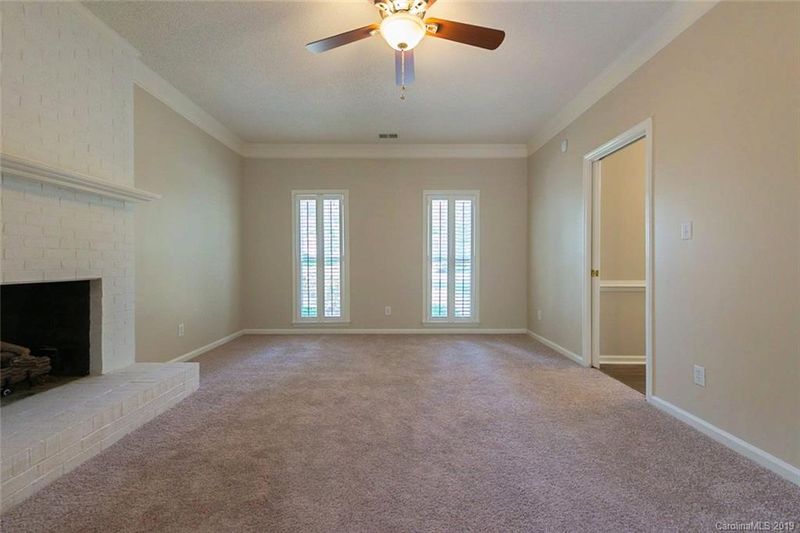 10117 Deer Spring Ln, Charlotte, NC 28210