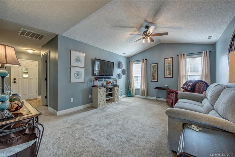 315 Llewellyn St, Belmont, NC 28012