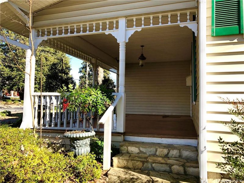 612 E Pine St, Lincolnton, NC 28092