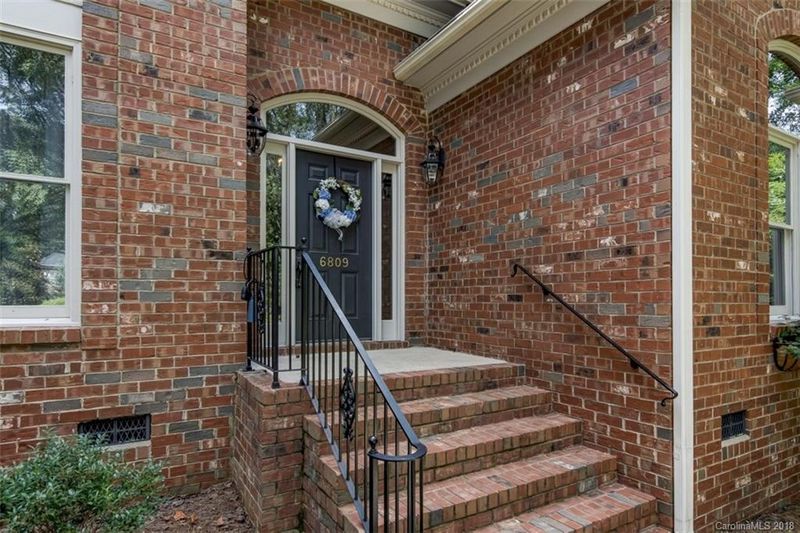 6809 Haws Run Ct, Charlotte, NC 28277