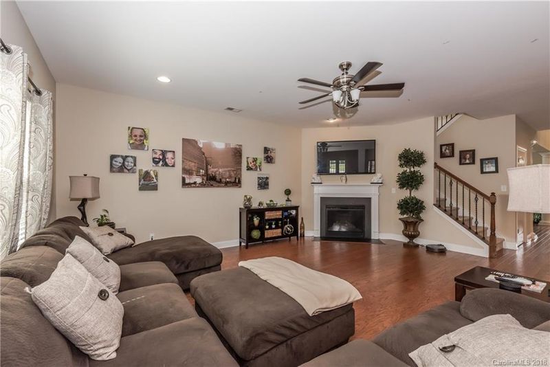 14306 Murfield Ct, Charlotte, NC 28278