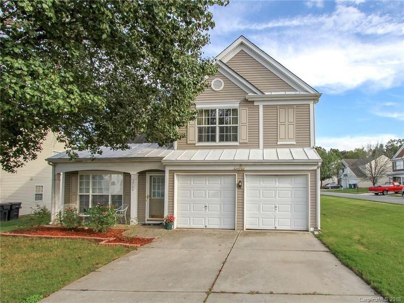 2704 Old Ironside Dr, Charlotte, NC 28213